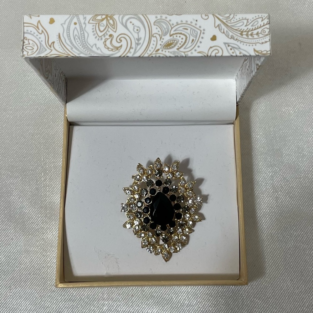 NEW Charter club pin womens